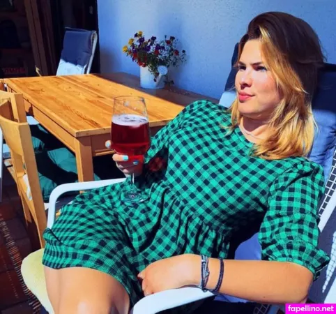 Helene Reiner OnlyFans Thumbnail #qHLOAdXhhn