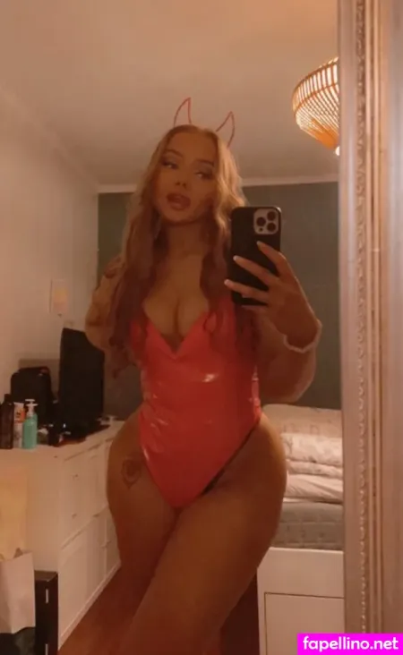 Helene S OnlyFans Thumbnail #9GOWrrABqN