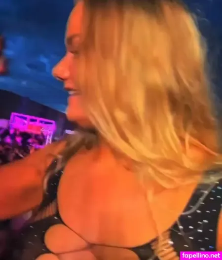 Heleneelises OnlyFans Thumbnail #1r2HykFQDF