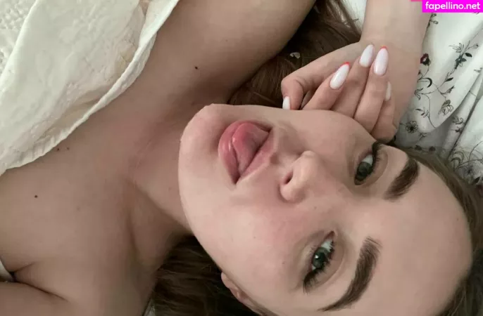Helenlittlerose OnlyFans Thumbnail #GX0FfWAbzc