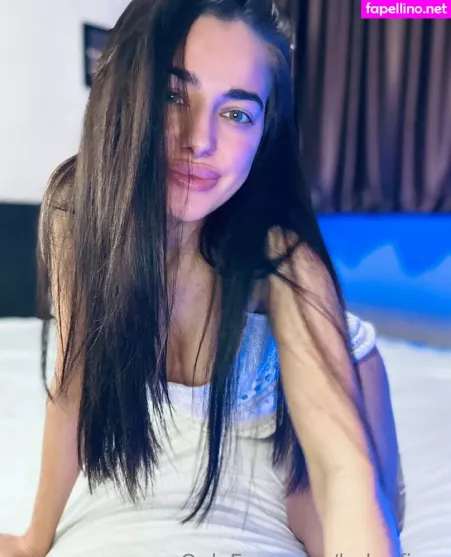 Helenpipe OnlyFans Thumbnail #1dNfNCdtdK