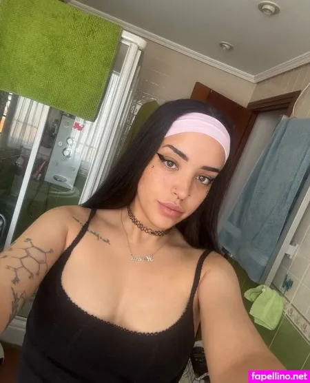 Helensitta OnlyFans Thumbnail #4xNEDIfx3J