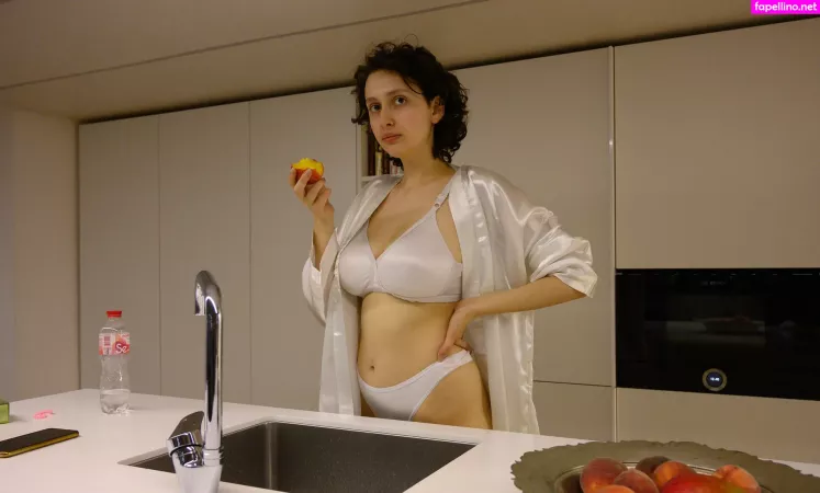 Helga Amor OnlyFans Thumbnail #aDNXp2aHq1