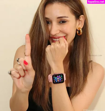 Heli Daruwala OnlyFans Thumbnail #c3ar1NTMen