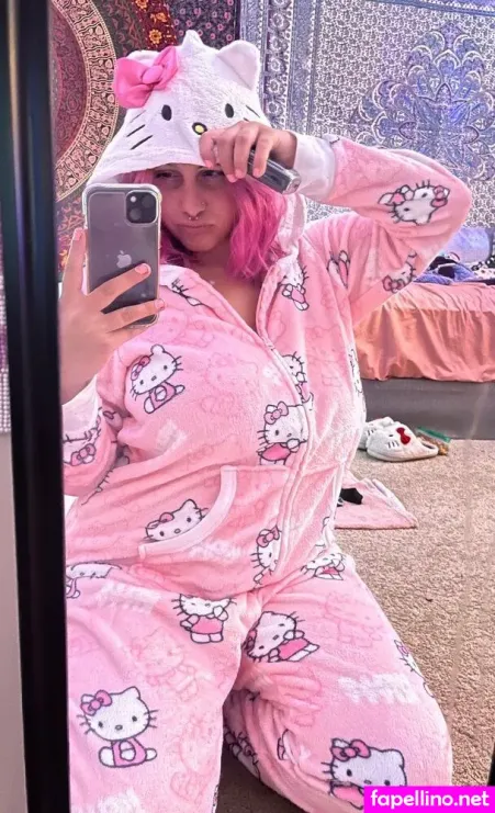 Hell0kittywh0re777 OnlyFans Thumbnail #ukRbvs6YFz