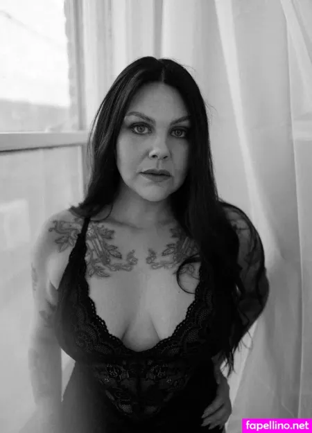 Hellafoxxy OnlyFans Thumbnail #0pQlq00FQz