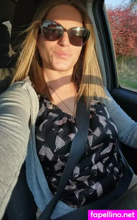 Hellahotwife OnlyFans Thumbnail #8vqMFdoYDQ