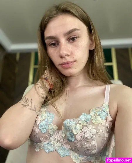 Hello From Zlata OnlyFans Thumbnail #4QCWAGjUza