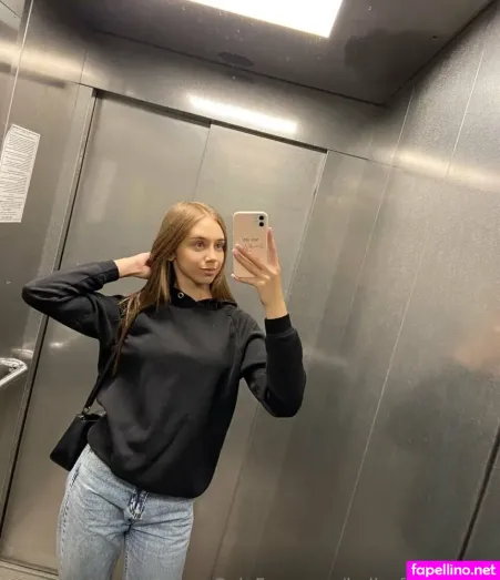 Hello From Zlata OnlyFans Thumbnail #T0Tdjmd4fs