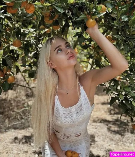 Helloelly OnlyFans Thumbnail #LlturZyljC