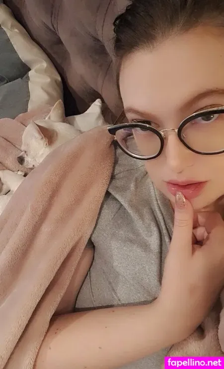 Hellomissvixen89 OnlyFans Thumbnail #cFWN4VulxY