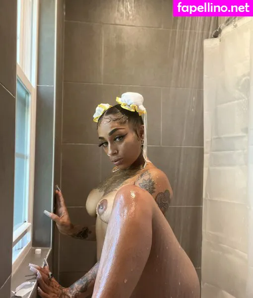 helloomcfly, https:, ishues Nude Leaked OnlyFans Photo #LBkbpLZAAO