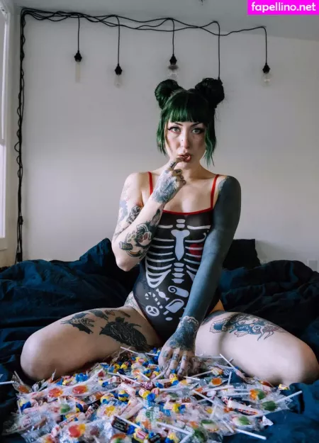 Helloyelow OnlyFans Thumbnail #eqZVsK5OJS