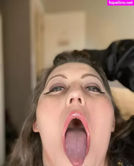 Hellsingqueen666 OnlyFans Thumbnail #5FO9MsAdrN