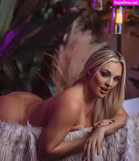 Heloine Moreno OnlyFans Thumbnail #HCFKWho5ao