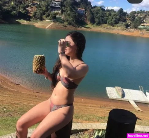 Heloisa Assis OnlyFans Thumbnail #0m2QL3wWzF