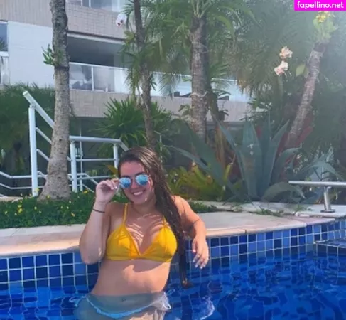 Heloisa Assis OnlyFans Thumbnail #FHUUgitDDL