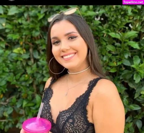 Heloisa Assis OnlyFans Thumbnail #hHTa0d6E9v