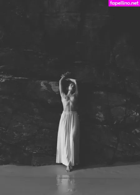 Heloisa Vecchio OnlyFans Thumbnail #WWhs3uqCw8