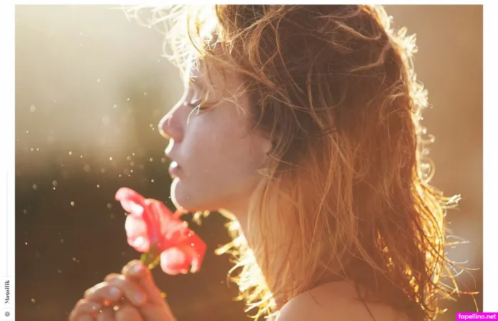 Heloise Giraud OnlyFans Thumbnail #8YGWJg0wLd