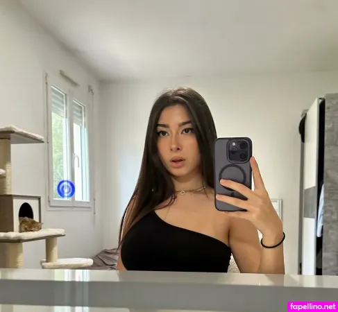 Helydia OnlyFans Thumbnail #NqQiU8VU2T