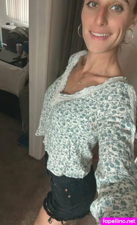 Hemlockhoneyy Main Profile Photo