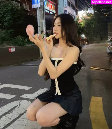 Hena Yang OnlyFans Thumbnail #fCR1w7W8MF