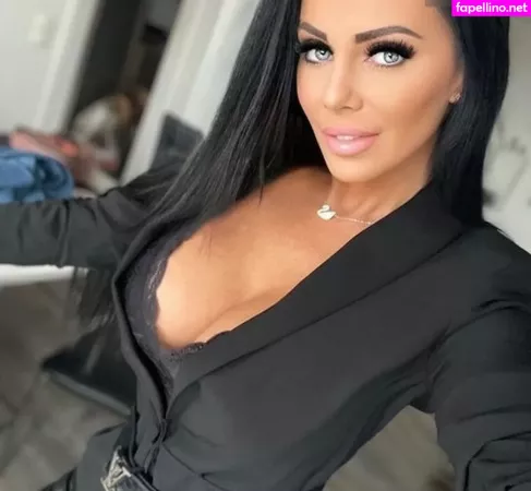 Heni Bauer OnlyFans Thumbnail #5EX8V6k8oW