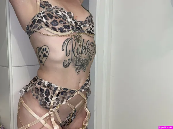 Henny Hotwife OnlyFans Thumbnail #OLCGX1Y6Gc