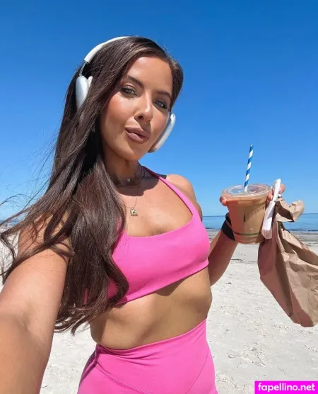 Hennymoodyoftv OnlyFans Thumbnail #DnxtTcVpub