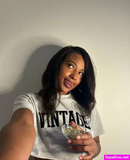 Herbalistbabe OnlyFans Thumbnail #pinf9HLN5m