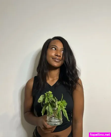 Herbalistbabe OnlyFans Thumbnail #rMwiGZpjkb