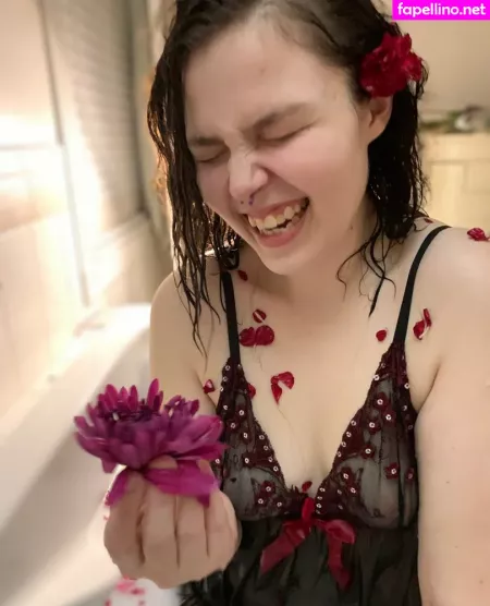 Hereliesviolet OnlyFans Thumbnail #n9osPcyjBz