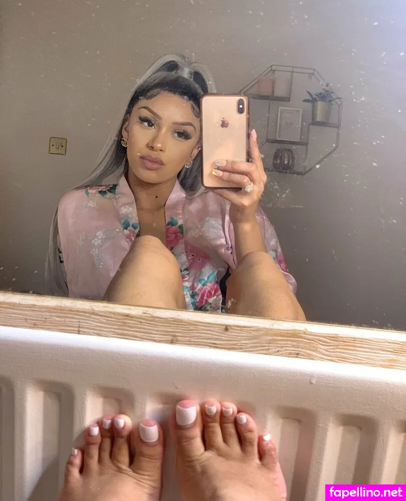 herfeetonfleek Nude Leaked OnlyFans Photo #5Sob4ruEbf