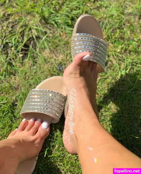 Herfeetonfleek OnlyFans Thumbnail #CDE5Wa3Ced