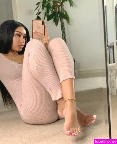 Herfeetonfleek OnlyFans Thumbnail #NevfGdBeV9