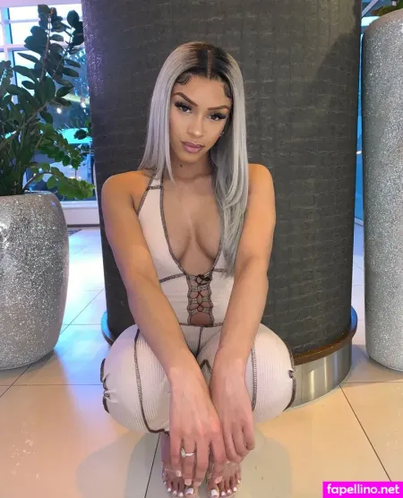 Herfeetonfleek OnlyFans Thumbnail #X2yyX9EwV7