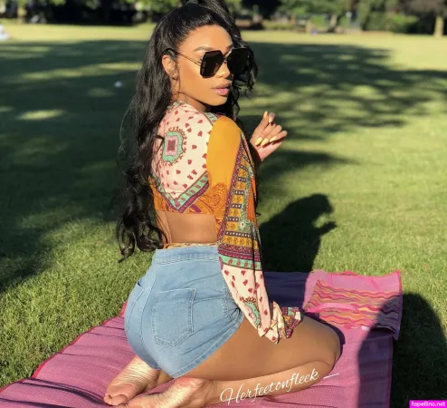 Herfeetonfleek OnlyFans Thumbnail #kteAOe3paE