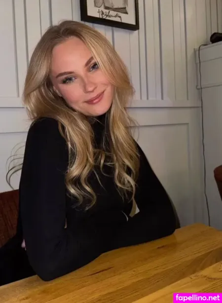 Hermine Radloff OnlyFans Thumbnail #5Uzc3G2keH