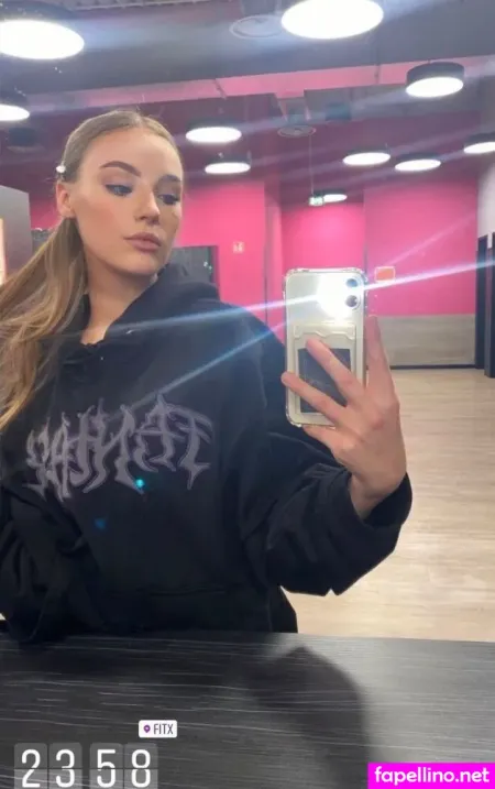 Hermine Radloff OnlyFans Thumbnail #efzwva3qJg