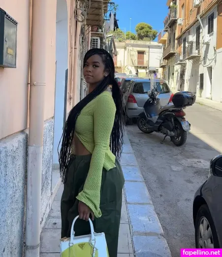 Hermusicofficial OnlyFans Thumbnail #EXZhHQ0BFe
