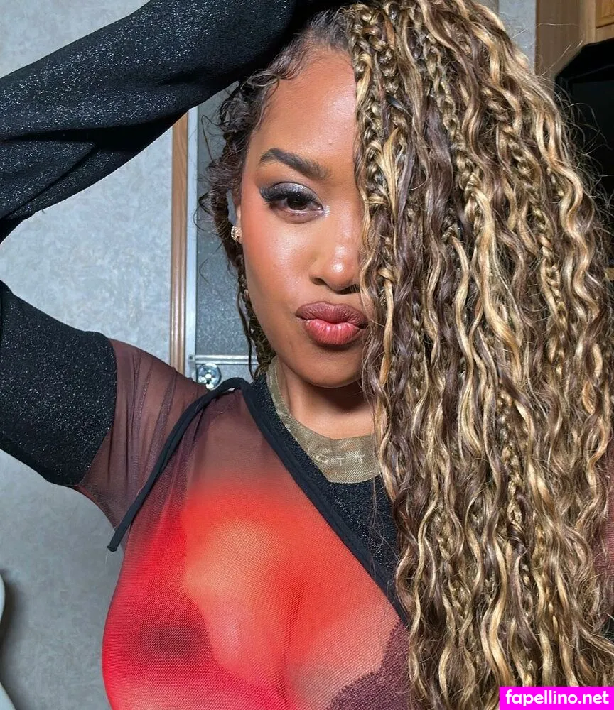 Gabriella Sarmiento Wilson, H.E.R., hermusicofficial Nude Leaked OnlyFans Photo #O1AYxc1lVr