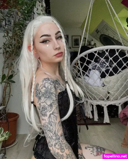 Hernamewasloneliness OnlyFans Thumbnail #bKgTMgtniw