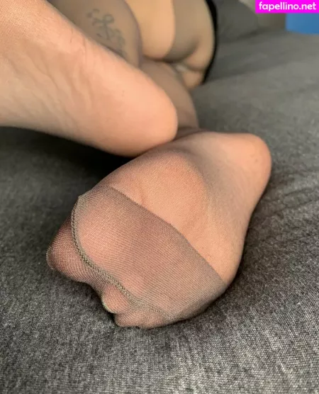 Hernylonfeetfree OnlyFans Thumbnail #xJxCa7s0OM