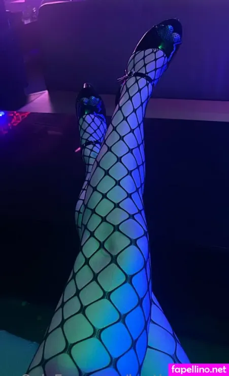 Hertinyfeets2 Main Profile Photo