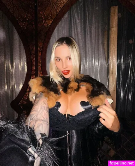 Herzblutmadlofficial OnlyFans Thumbnail #iByhASbYlX