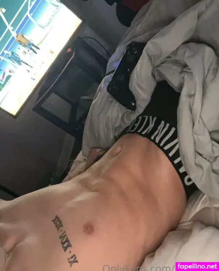 Hesxriley 1 OnlyFans Thumbnail #e6mLQYajnT