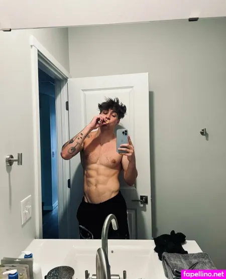 Hey Itsgrayson OnlyFans Thumbnail #TmbK5qMr3C