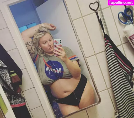 Heyhotheidifree OnlyFans Thumbnail #Ym7HeNH01o