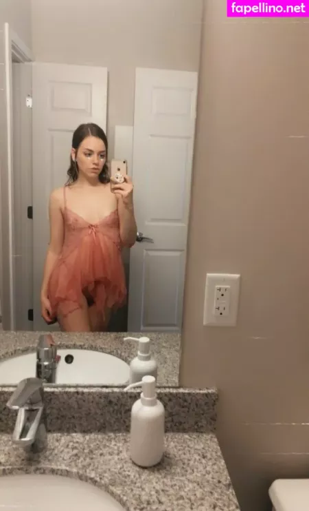 Heyimella OnlyFans Thumbnail #6FHlEgexYS